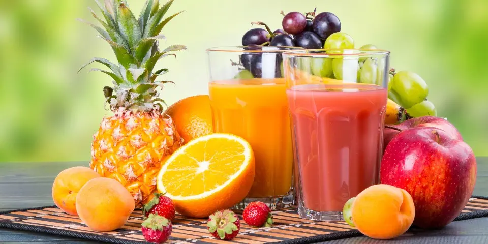 Zumos naturales para lucir radiante este verano
